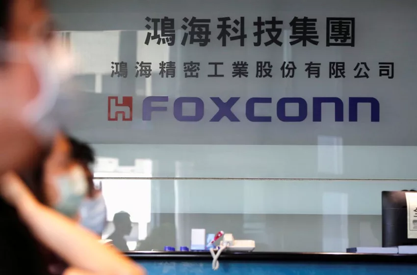  Apple supplier Foxconn sees possible revenue hit from supply chain woes