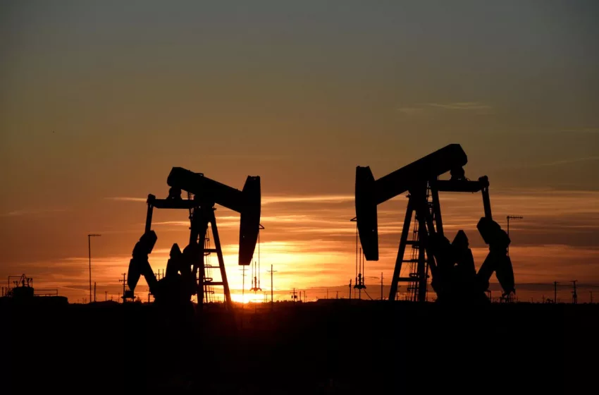  Oil steady on the week as oil supply risks meet economic headwinds