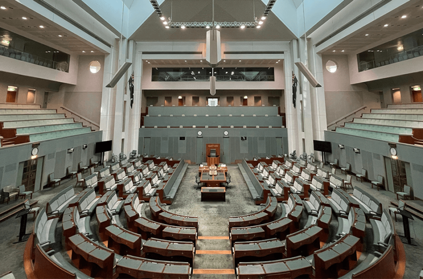  Australia’s lower house adopts emissions reduction bill