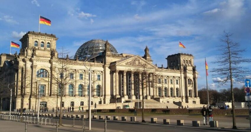  Germany to Issue Securities Worth $400 Billion in 2025